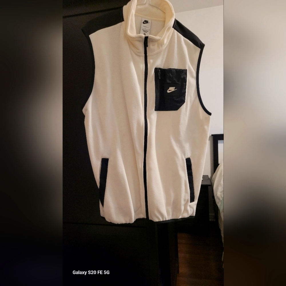 Nike thermafit vest